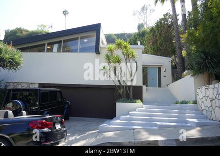 West Hollywood, California, USA 28 maggio 2020 UNA visione generale dell'atmosfera di Bobby Darin e Sandra Dee's ex casa al 1411 Rising Glen Road il 28 maggio 2020 a West Hollywood, California, USA. Foto di Barry King/Alamy Stock foto Foto Stock