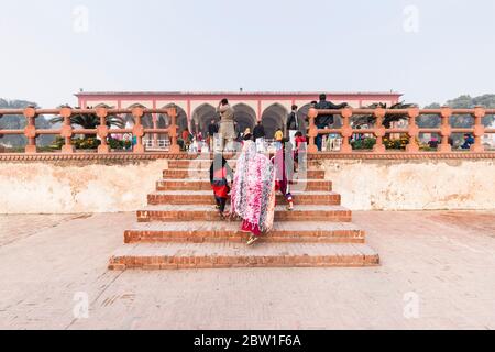 Diwan-e-aam, cortile del forte di Lahore, Cittadella dell'Impero Mughal, architettura islamica e indù, Lahore, provincia del Punjab, Pakistan, Asia meridionale, Asia Foto Stock