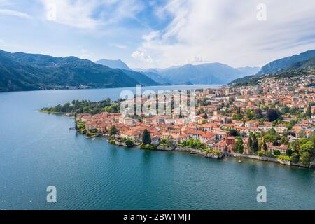 Mandello del Lario, lago di Como in Italia. Vista panoramica Foto Stock