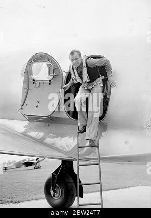 Serie speciale di Geoffrey de Havilland durante il volo di prova del prototipo DH.91 Albatross, G-AEVV, su Hatfield, settembre 1938 Foto Stock