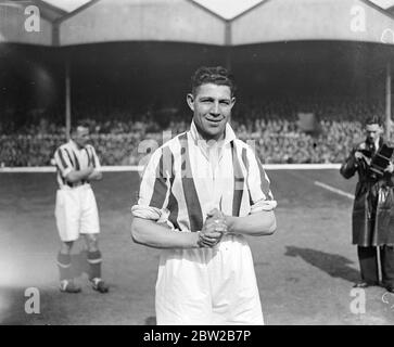 William Ginger Richardson, il centro di West Bromwich Albion metà. 10 aprile 1936 Foto Stock