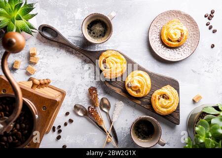 Per colazione, panini dolci con uvetta Foto Stock