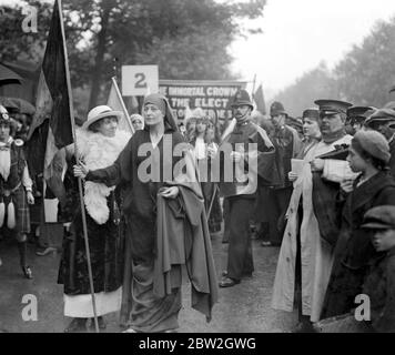Marcia delle donne attraverso Londra. 1914-1918 Foto Stock
