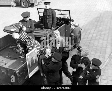 Dimostrazione dei servizi antincendio ausiliari. Sede centrale di Southwark. 1938 Foto Stock