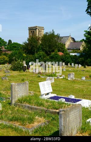 La nuova o superiore chiesa parrocchiale di San Pietro vicino al villaggio verde, Pembury, Kent, Inghilterra Foto Stock