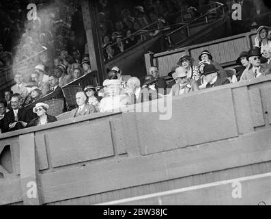 Re e Regina a Wimbledon . 30 giugno 1934 Foto Stock