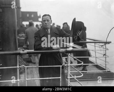 Ned Sparks arriva per la prima visita in Inghilterra . Ned Sparks , il comico cinematografico americano , è arrivato a Southampton sul liner Europa per la sua prima visita in Inghilterra . È venuto a comparire in un breve nuovo film . Spettacoli fotografici , Ned Sparks all'arrivo a Southampton . 20 dicembre 1935 Foto Stock