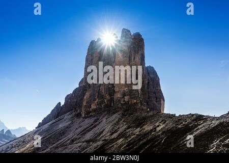 Trekking al Parco Nazionale di Tre Cime di Lavaredo. Dolomiti Alto Adige - Italia Foto Stock