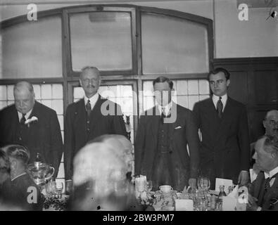 Press club Derby Luncheon . Lord Derby , il Duca di Norfolk e il Marchese di Zetland hanno partecipato al pranzo del Press Club Derby al Press Club . Foto , da sinistra a destra , Lord Derby , Astor maggiore , (presidenti ) , il Duca di Norfolk e il Principe Aly Khan , figlio dell' Aga Khan . 26 maggio 1936 Foto Stock