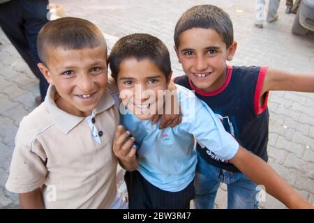 Asien, Türkei, Provinz Bingöl, Karliova, Kinder Foto Stock