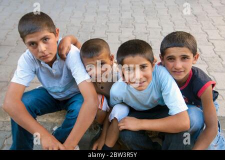 Asien, Türkei, Provinz Bingöl, Karliova, Kinder Foto Stock