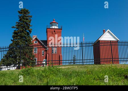 Due fari Harbors lungo il lago Superior Foto Stock