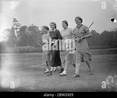 Il campionato di golf aperto a Stoke Poges . Le partite di apertura nel Campionato di Golf aperto delle ragazze sono state giocate a Stoke Poges . Le principali ragazze di Britian sono sfidate da due concorrenti francesi , Lally e Sonia Vagliano , e da una sudafricana , la signorina Daphne Martyn di Port Elizabeth . Foto spettacoli , da sinistra a destra , Miss Peggy Edwards , Miss Angela Noble , Miss Pam Shand e Miss Joan Hives . 9 settembre 1936 titolo originale da negativo Foto Stock