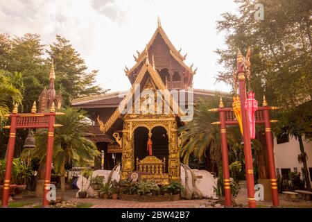 Il Wat Phra non o Wat Chetawan nella città di Chiang Rai nel nord della Thailandia. Thailandia, Chiang Rai, novembre 2019 Foto Stock