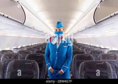 La direzione di Eurowings alla presentazione del concetto di sicurezza all'aeroporto di Colonia Bonn durante la crisi della corona 'Safe in Corona Times'. Koln, 27 maggio 2020 | utilizzo in tutto il mondo Foto Stock