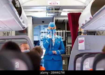 La direzione di Eurowings alla presentazione del concetto di sicurezza all'aeroporto di Colonia Bonn durante la crisi della corona 'Safe in Corona Times'. Koln, 27 maggio 2020 | utilizzo in tutto il mondo Foto Stock