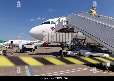 Eurowings aereo durante la presentazione del concetto di sicurezza all'aeroporto di Colonia Bonn durante la crisi della corona 'Safe in Corona Times'. Koln, 27 maggio 2020 | utilizzo in tutto il mondo Foto Stock