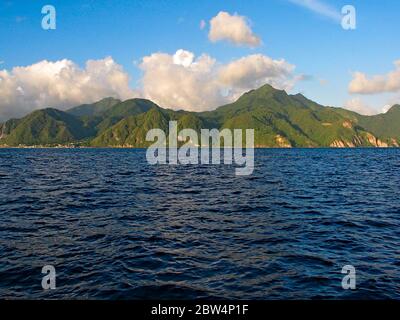 Le rive di un'isola caraibica, vista dal ponte, Martinica, le piccole Antille, Francia. Foto Stock