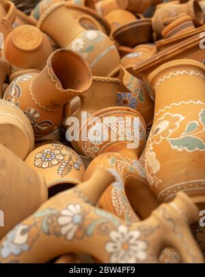 Ceramica tradizionale Ucraina con motivi e ornamento. Cultura Ucraina Foto Stock