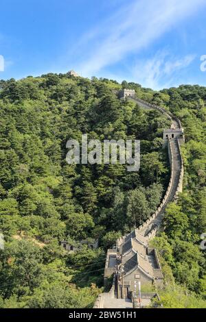 Una delle sette meraviglie del mondo, la sezione Mutianyu del grande muro della Cina Foto Stock