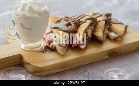 Ora di pranzo, ora di cena, colazione, Brunch, Dessert. Foto Stock