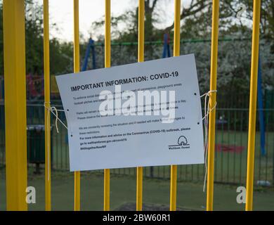 Cartello chiuso per bambini del Waltham Forest Council a causa di Covid19. Londra Foto Stock