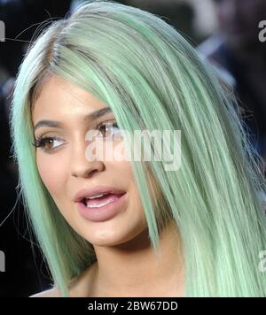 NEW YORK, NY - 16 settembre: Kylie Jenner assiste la grande apertura della fabbrica di zucchero American Brasserie il 16 settembre 2015 a New York City People: Kylie Jenner Foto Stock