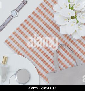 sfondo per cosmetici, spa, matrimonio, pagina web, vendita estiva, spazio copia, mock up, tessuto Foto Stock