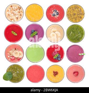 Frullati di frutta, vista dall'alto, isolati su sfondo bianco Foto Stock