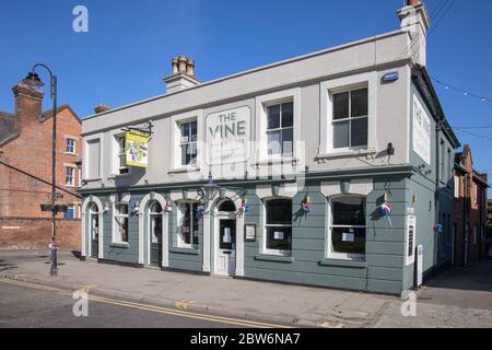 il pub vine nella strada alta tenterden kent Foto Stock