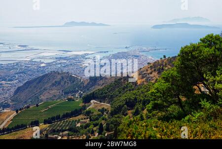 Vista aerea della città di Trapani, Trapani si trova a nord-ovest dell'isola di Sicilia, Italia Foto Stock