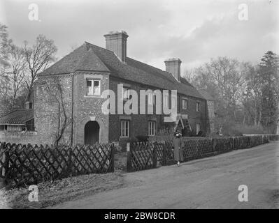 Una fattoria australiana in Inghilterra : ideale per l'addestramento di Empire Land a Lynford Hall , Norfolk . I cottage dei lavoratori . 30 gennaio 1926 Foto Stock