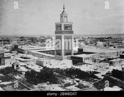 Il cambio di righelli in Tunisi . La grande Moschea di El Zitouna . 12 febbraio 1929 Foto Stock