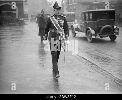 Re detiene un levee al Palazzo di St James . Sir C Cockrill . 24 febbraio 1927 Foto Stock