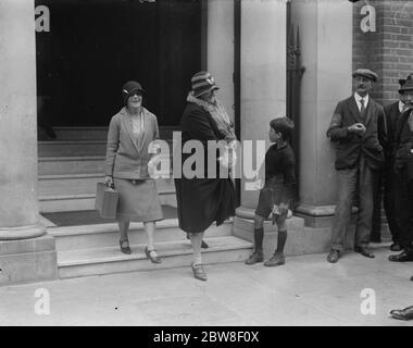 Incontro dei leader del lavoro a Londra . Ellen Wilkinson e Marion Phillips . 5 giugno 1929 Foto Stock