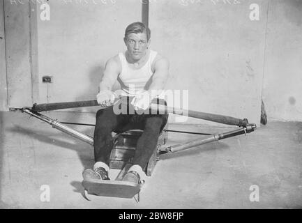 Campione europeo di pesi pesanti in allenamento per incontrare campione impero . Heine Muller , che incontrerà Larry Gains alla Albert Hall il 21 aprile . 14 aprile 1932 Foto Stock