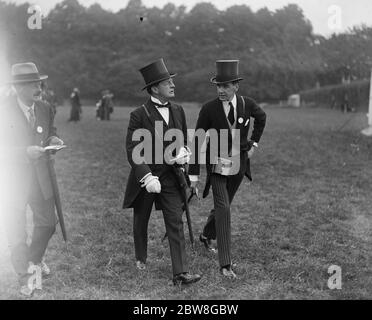 Primo incontro di Derby all'ippodromo di Epsom . Earl Beatty con suo figlio . 5 giugno 1928 Foto Stock