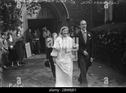 Il Signore David Cecil sposò la signorina Rachel MacCarthy a San Bartolomeo il Grande . 13 ottobre 1932 Foto Stock