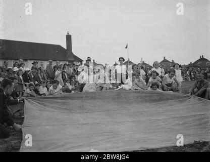 Days Lane School Sports Day , Sidcup , Kent . 1937 Foto Stock