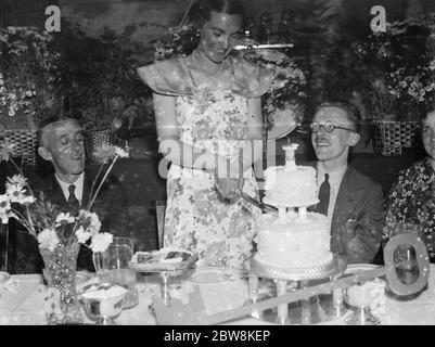 La festa di AGE di Miss Haken . 1935 . Foto Stock