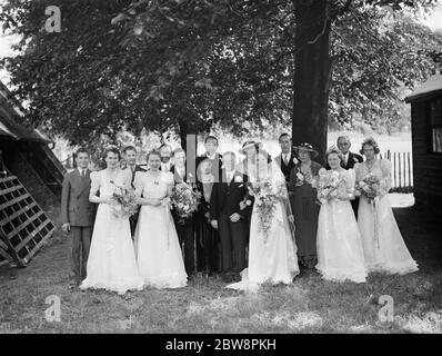 Il matrimonio di C J peso e M Mutton . La festa di nozze . 1938 Foto Stock