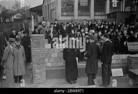 Sidcup Chiesa Hall fondazione pietra posa . 1938 Foto Stock