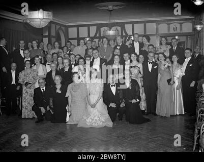Miss Brands party a Southend , Essex . Una foto di gruppo . 1938 . Foto Stock