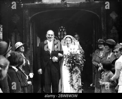 Il signor John Topham e la signora Muriel Haken. Lo sposo e lo sposo . 1938 Foto Stock