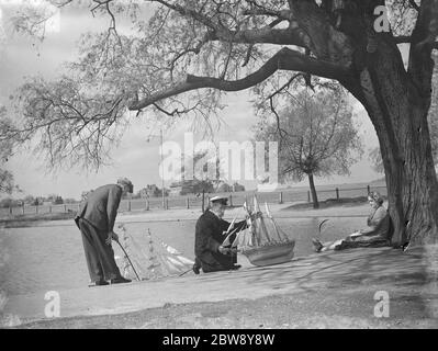 Catain Dean e UN B stead modello di barche appassionati e altre navi a vela modello . 1939 Foto Stock