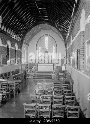 Una foto dell'interno della cappella di pietra di St Marys Home . 1938 Foto Stock
