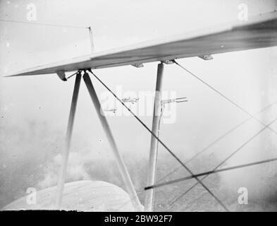 Hawker Harts di No. 23 Squadron RAF volare in formazione. 1939 Foto Stock