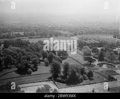 Una vista generale del Crystal Palace e di Sydenham a Londra. 1939 . Foto Stock