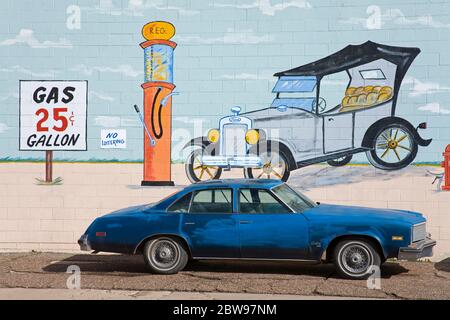 Murale su Auto Repair Shop, Holbrook City, Route 66, Arizona, USA (dipinto da Servo) Foto Stock