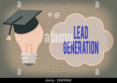 Scrittura a mano del testo generazione di lead. Foto concettuale che coltiva il potenziale cliente connesso all'azienda 3D Graduation Cap Thinking Resti Foto Stock